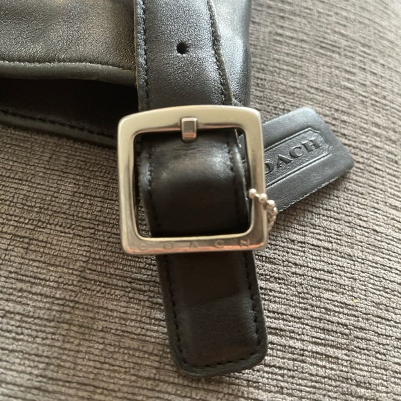 Coach leather shoulder bag. - Picture 3 of 5